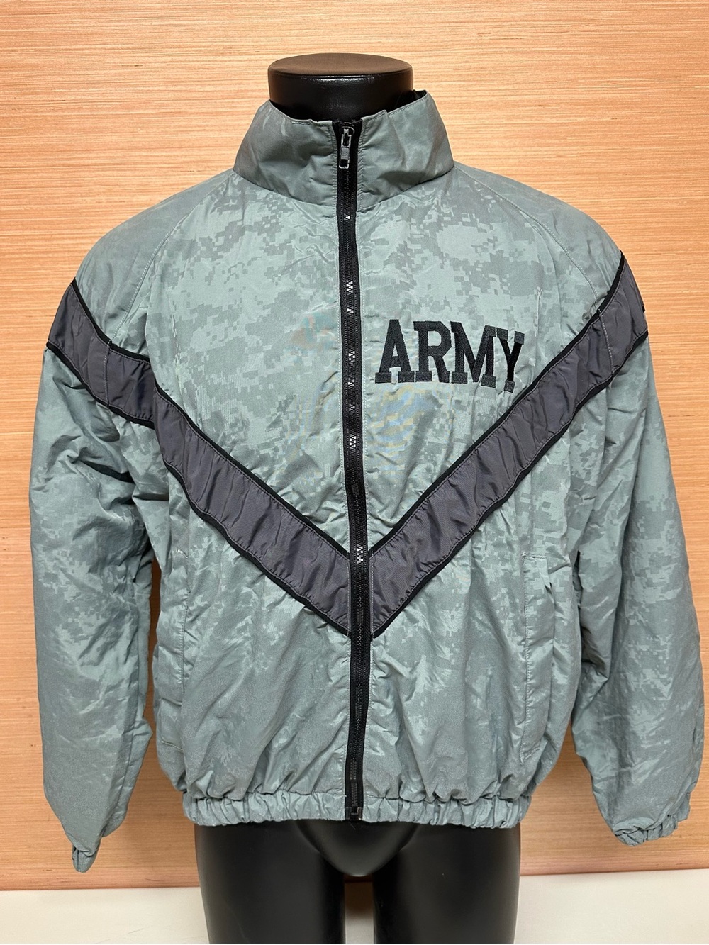 Army Gray Digital Camo Improved Physical Fitness Uniform IPFU PT Jacket Sz Small